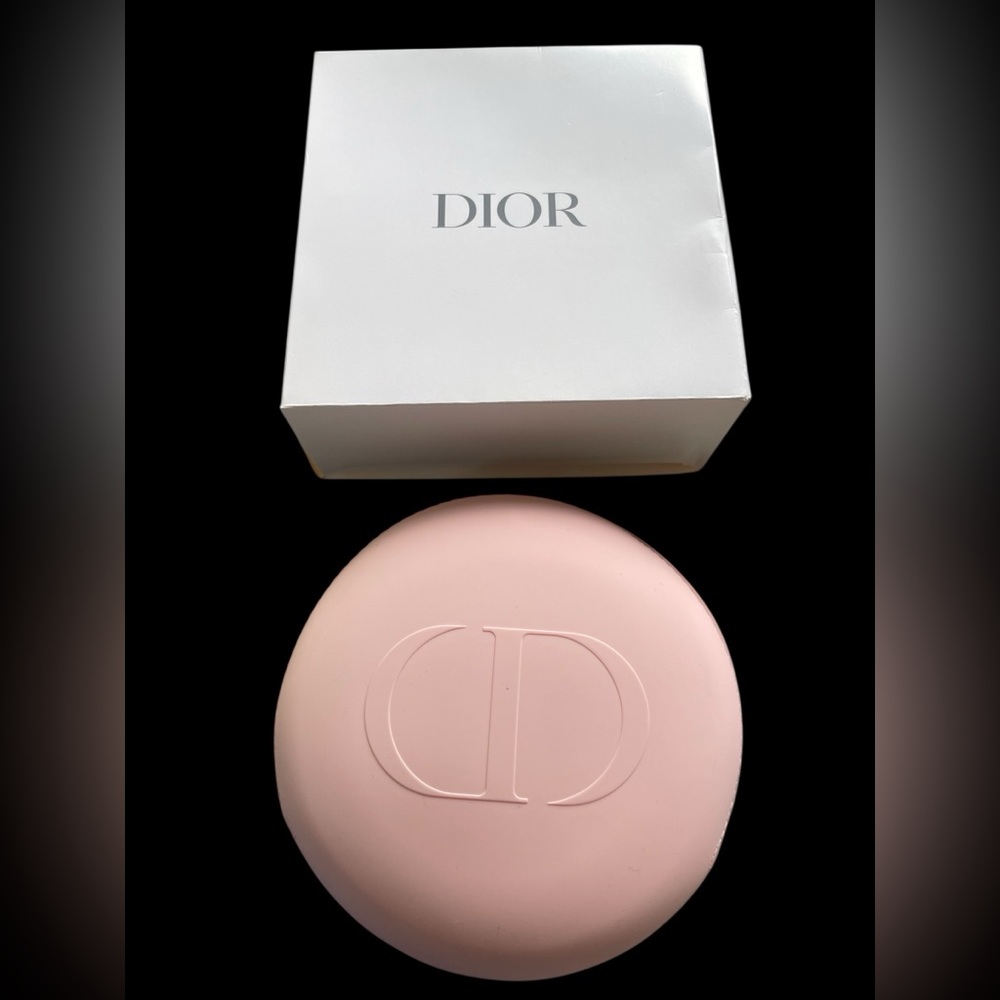 New w/ Box Dior Pink VIP 5” Silicone Pouch with Dior Zipper Pull - Picture 1 of 7